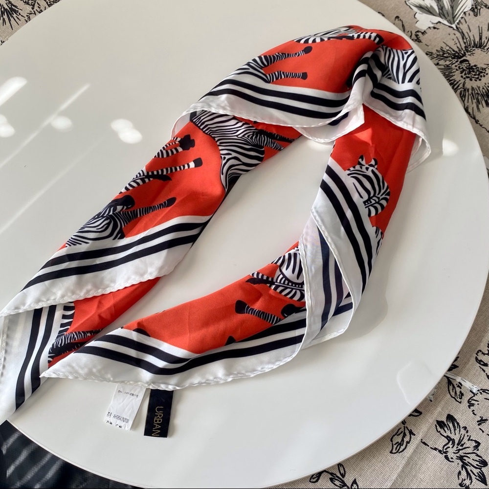 Urban Revivo Zebra Satin Scarf